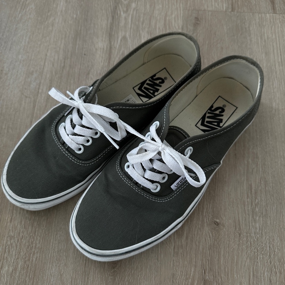 Vans Black and White Sneakers Classic Canvas Design